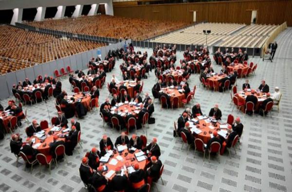 Đức Thánh Cha sẽ quy tụ các Hồng Y hằng năm tại Vatican